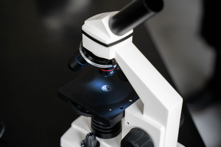 Laboratory microscope